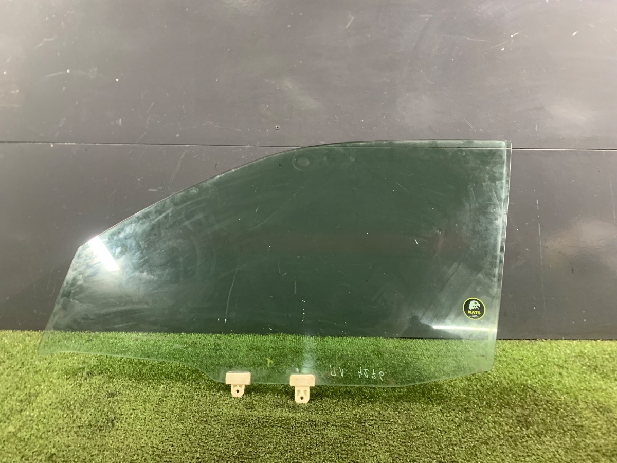 Скло передніх лівих дверей Nissan X-Trail T30 (2001-2007) 803018H300