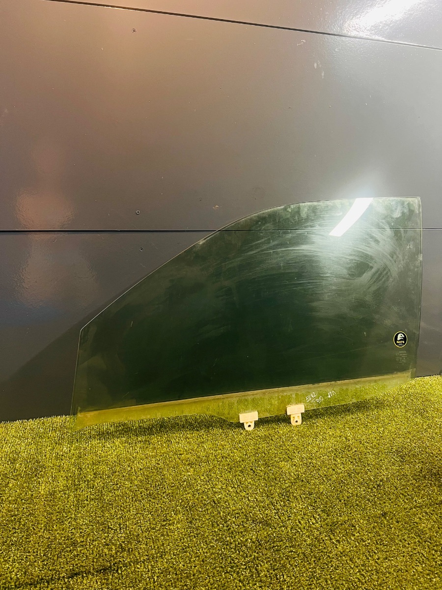 Скло ПЛ Nissan X-Trail T30 (2001-2007) 803018H300