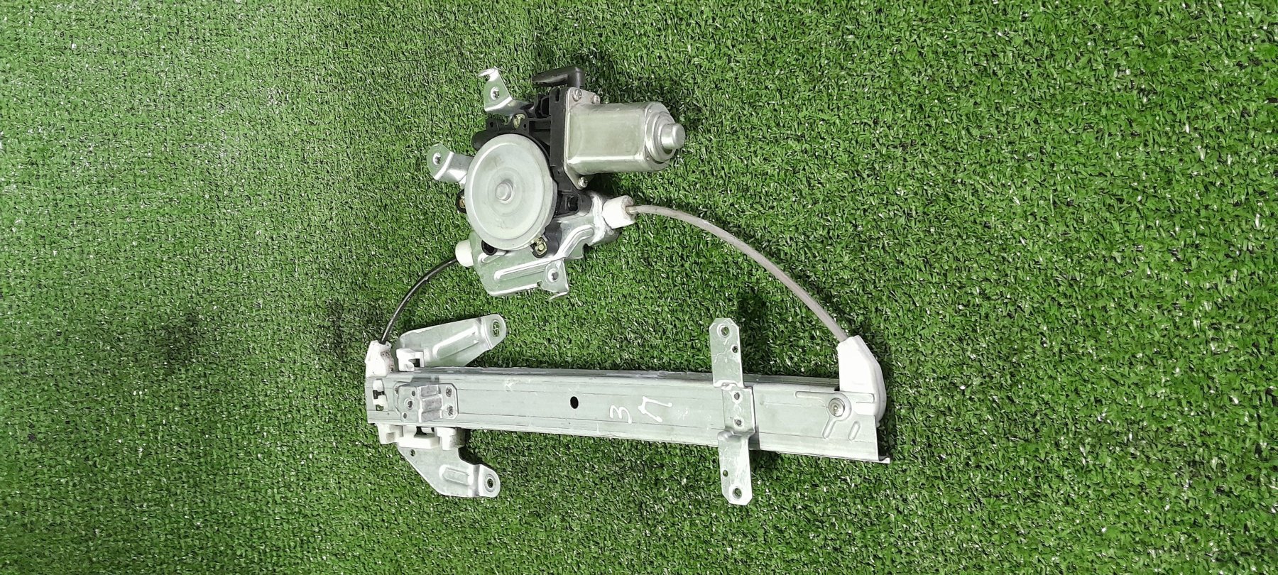 Склопідіймач задній правий Nissan X-Trail T30 (2001-2007) 8073089913