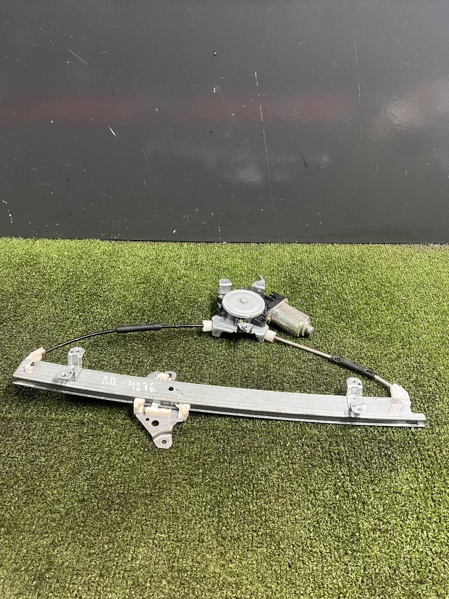 Склопідйомник з моторчиком передній правий Nissan X-Trail T30 (2001-2007) 807208H300