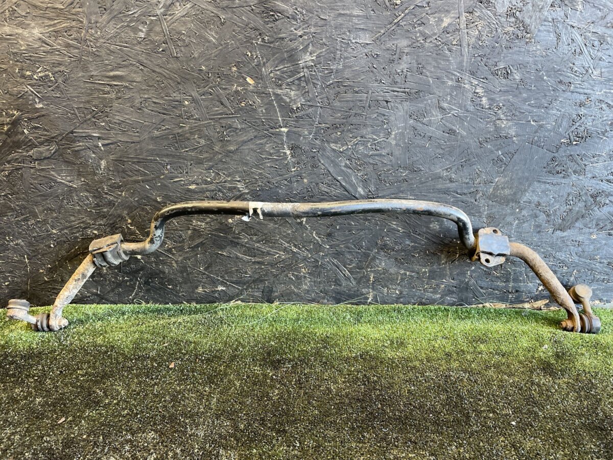 Стабілізатор передній Nissan X-Trail T30 (2001-2007) 546118H316