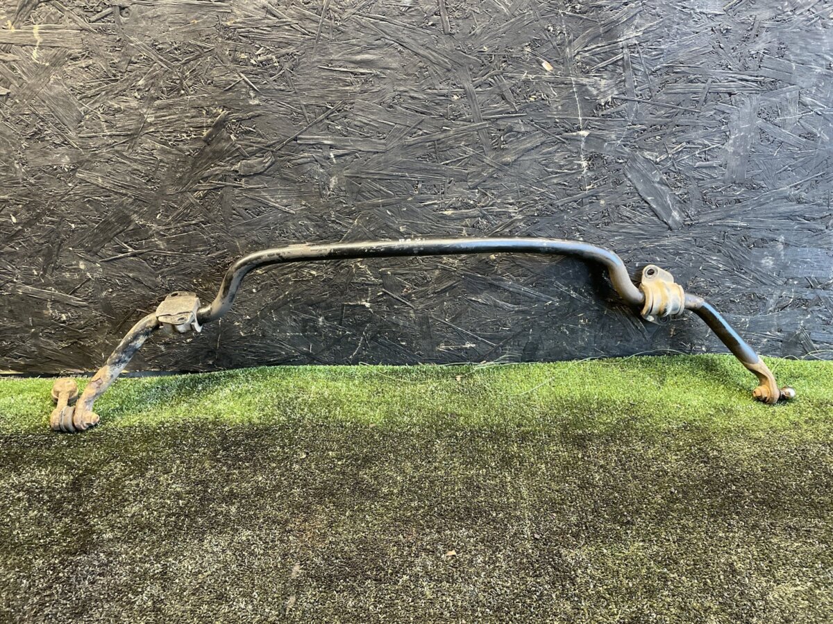 Стабілізатор передній Nissan X-Trail T30 (2001-2007) 546118H316