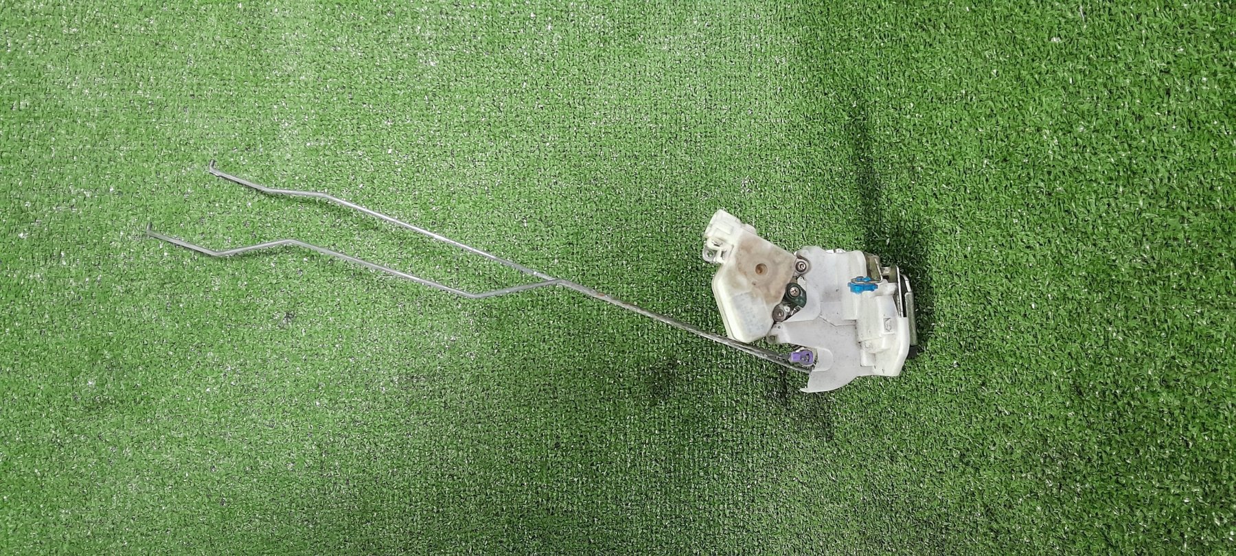 Замок дверей задній правий Nissan X-Trail T30 (2001-2007) 805524U300