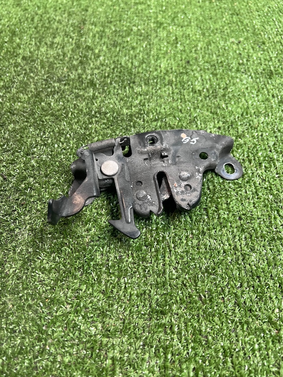 Замок капота  X-Trail T30 (2000-2007) Nissan X-Trail T30 (2001-2007) 656018H900