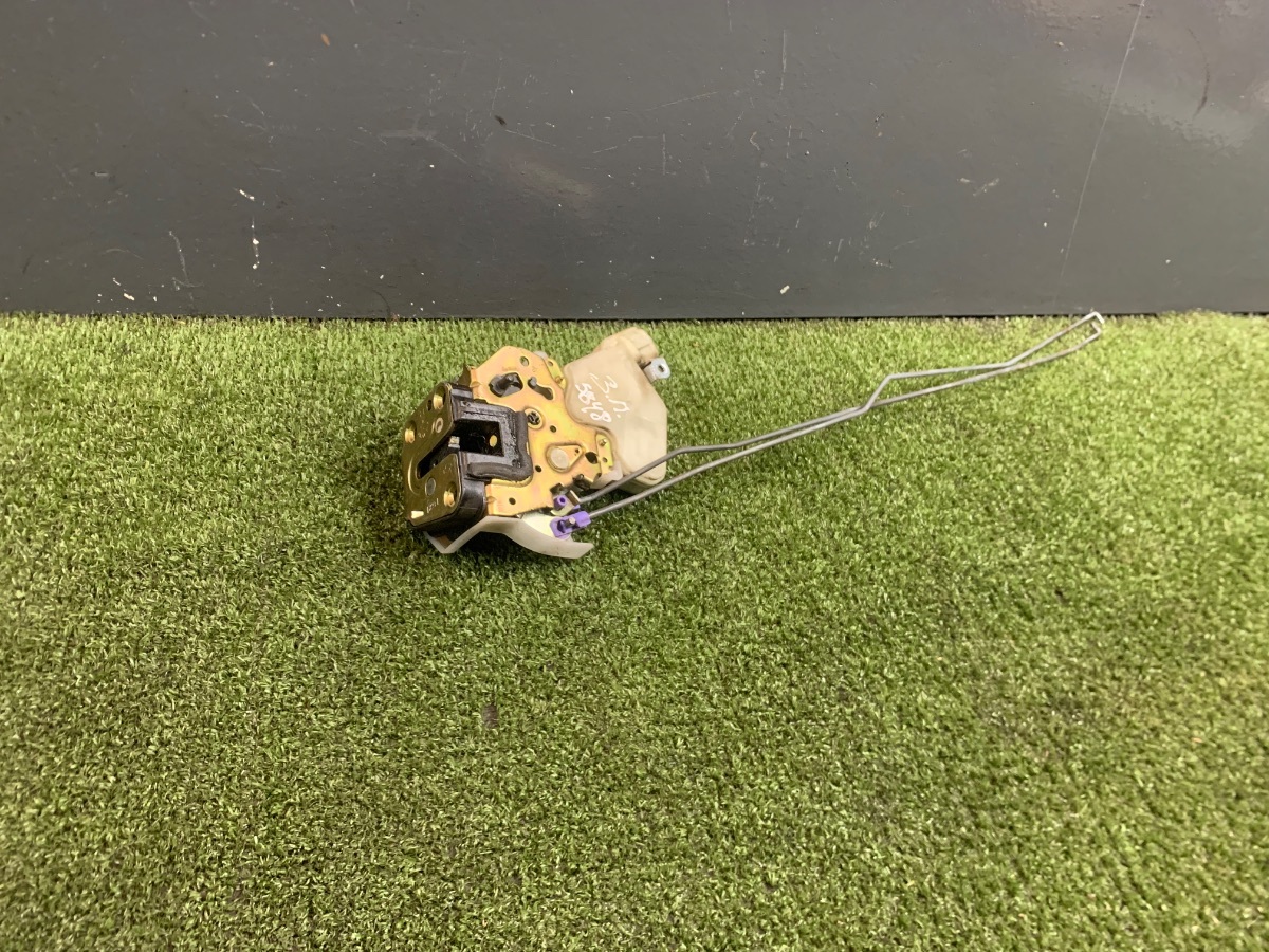 Замок задніх правих дверей Nissan X-Trail T30 (2001-2007) 805524U300