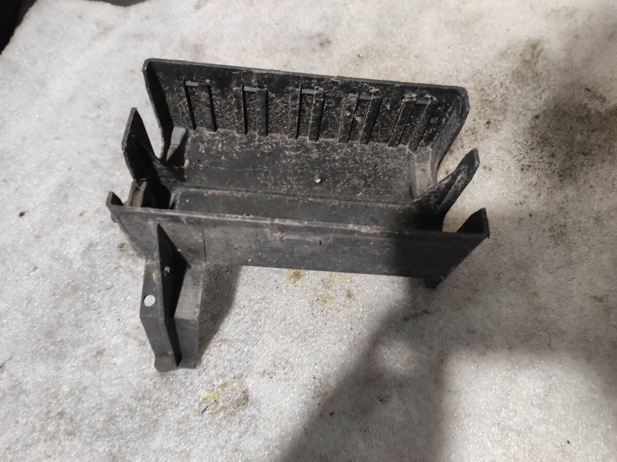 Блок запобіжників моторний відсік Opel Vectra B (1995-2002) 90506007