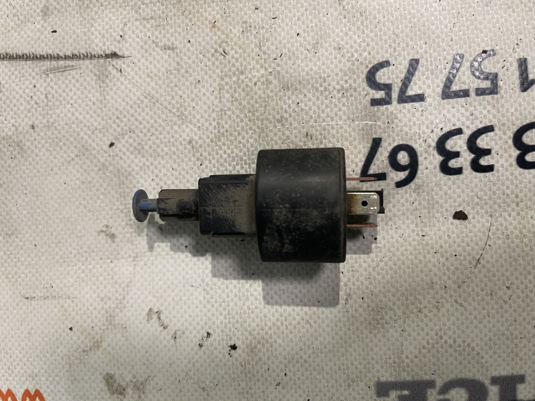 Датчик педалі гальма opel astra/vectra 95-> Opel Vectra B (1995-2002) 09132299