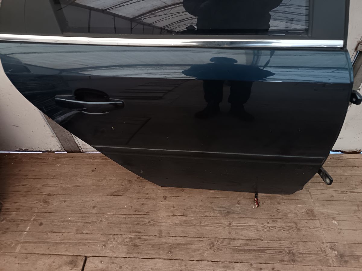 Двері задні праві в зборі Opel Vectra C (2002-2008) 0124608