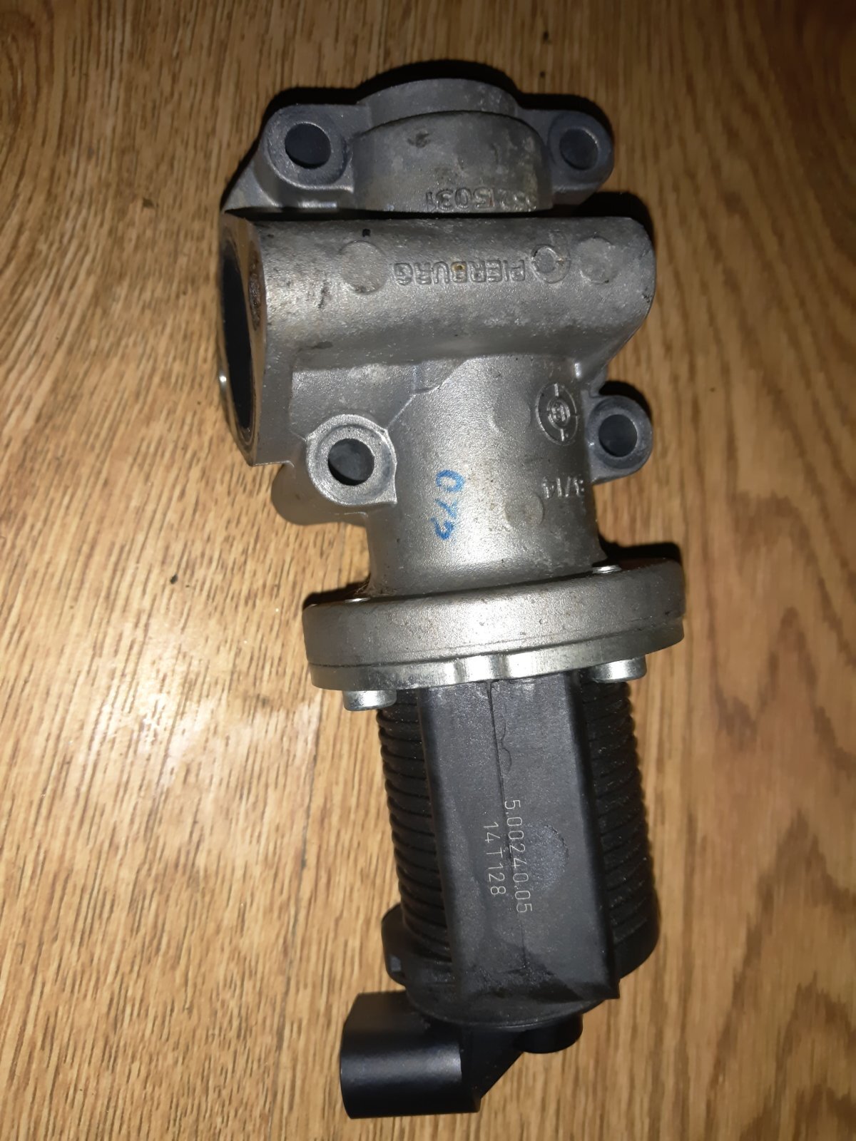 клапан egr 1.9cdti Opel Vectra C (2002-2008) 55215031