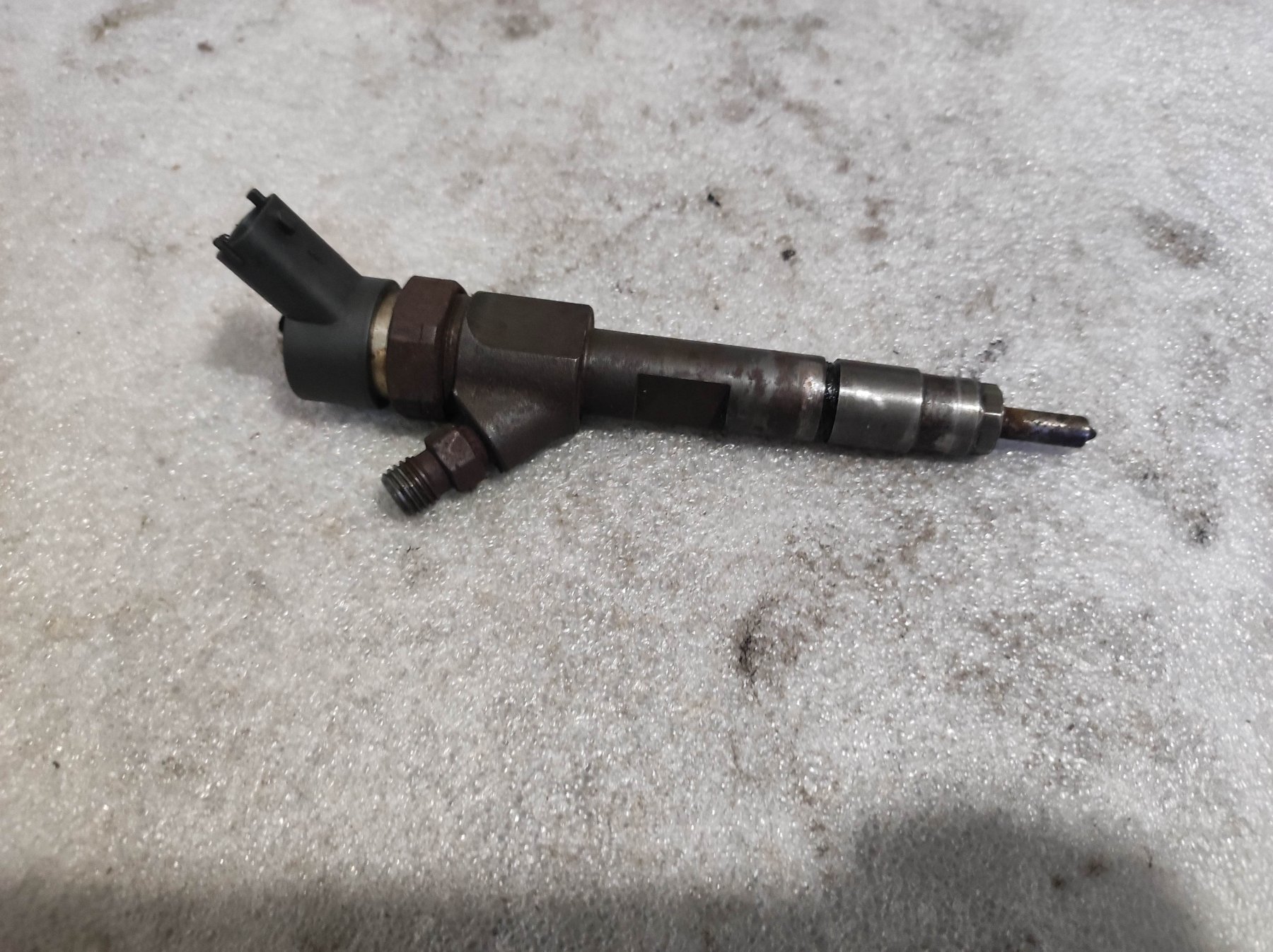 форсунка дизельна в зборі, розпилювач + тримач; форсунка інжектора; форсунки електромагнітні Renault Kangoo I (1997-2009) 8200100272