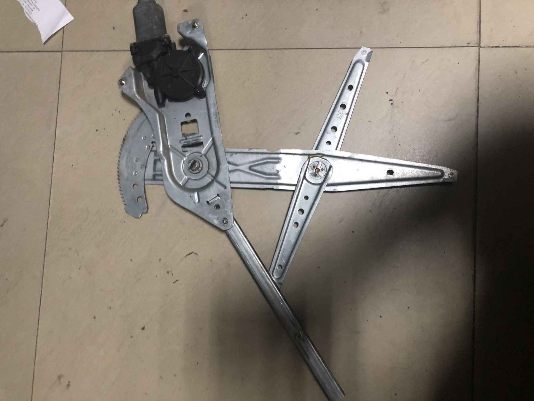 механізм підйому стекол; механізм склопідіймача дверей передніх, правих; склопідйомник (механізм переміщення скла; Склопідйомник передньої правої двері; Механізм склопідіймача двері передньої, правої) Renault Kangoo I (1997-2009) 8200188551