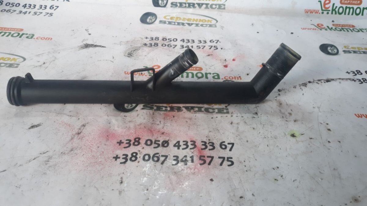 Пластиковий патрубок системи охолодження Renault Kangoo I (1997-2009) 8200134513