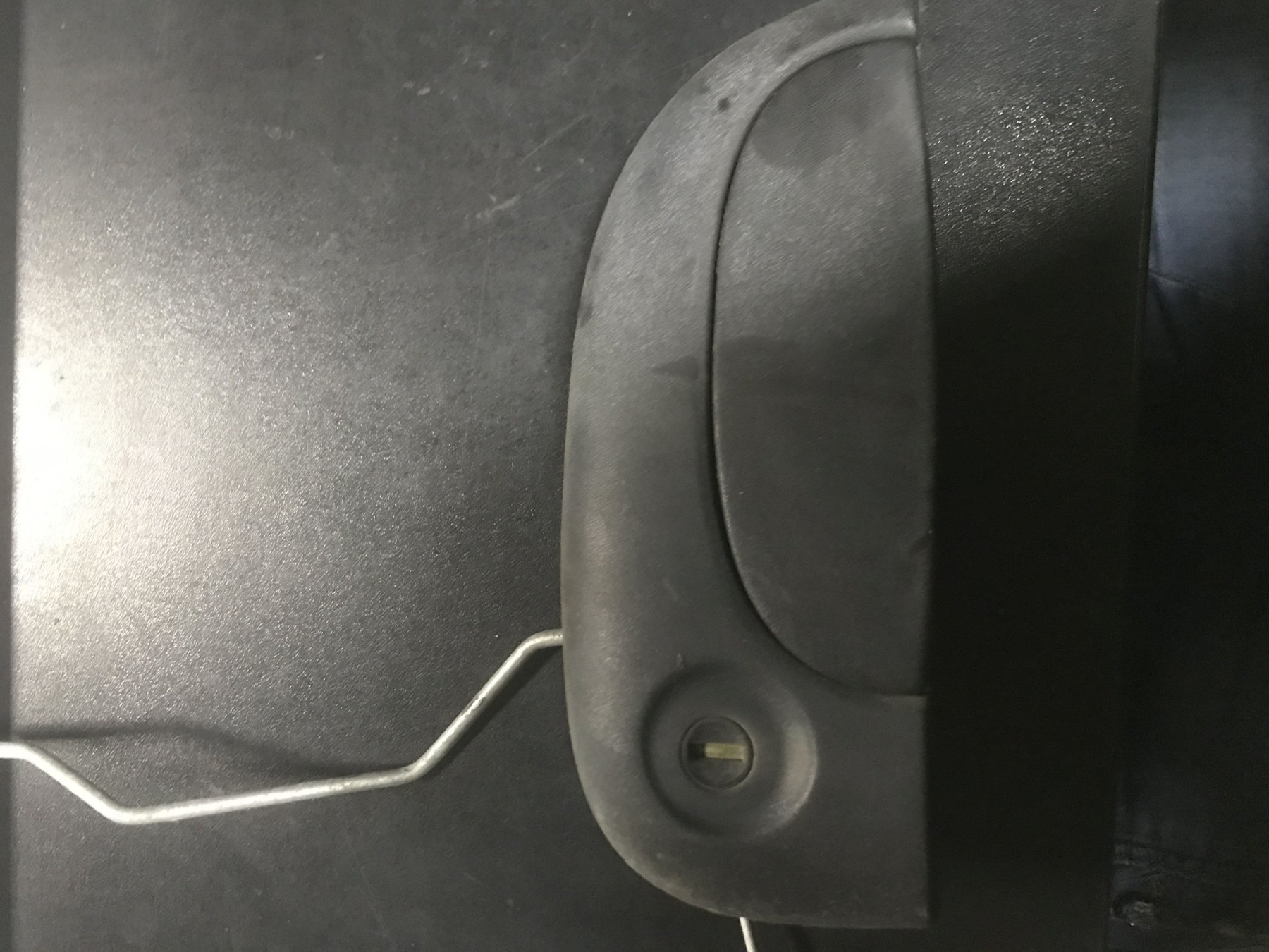 ручка передніх дверей зовнішня, права; ручка передньої двері зовнішня права Renault Kangoo I (1997-2009) 7700354479