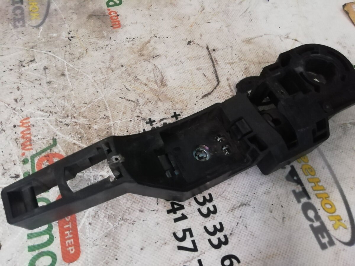 Ручка двери передней левой наружная Renault Kangoo II (2008-2021) 8200497521