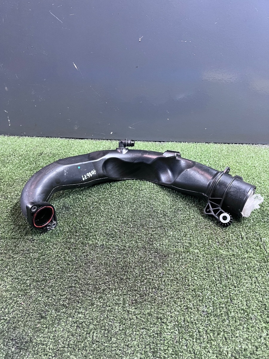 Патрубок интеркулера  Renault Megane III (2008-2016) 8200645723