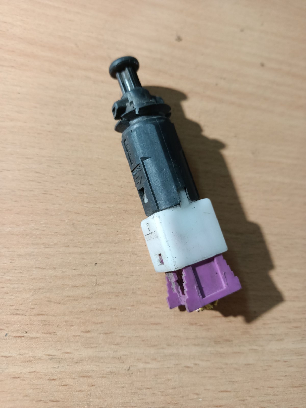 вимикач сигналу гальмування; датчик включення стопсигналу Renault Trafic II фургон (FL) 01 ... 7700414988