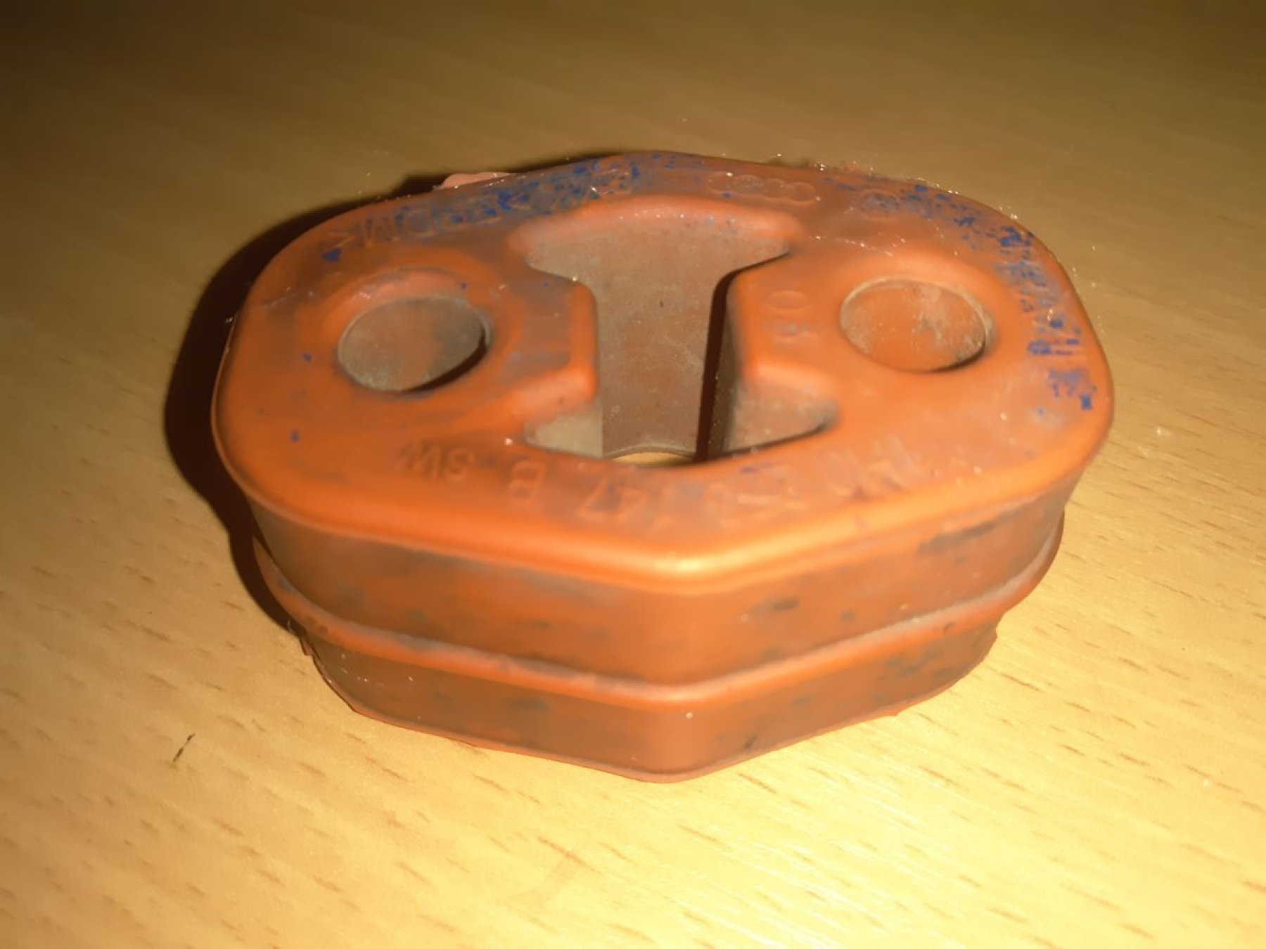 подушка кріплення глушника Skoda Fabia I (1999-2007) 1H0253147B