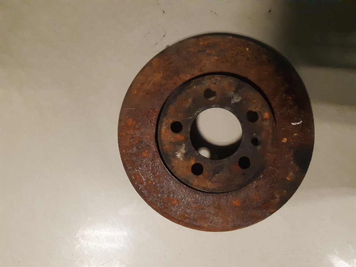 гальмо дискове переднє; ротор гальмівний; диск гальмівний передній Skoda Fabia II (2007-2014) 6R0615301