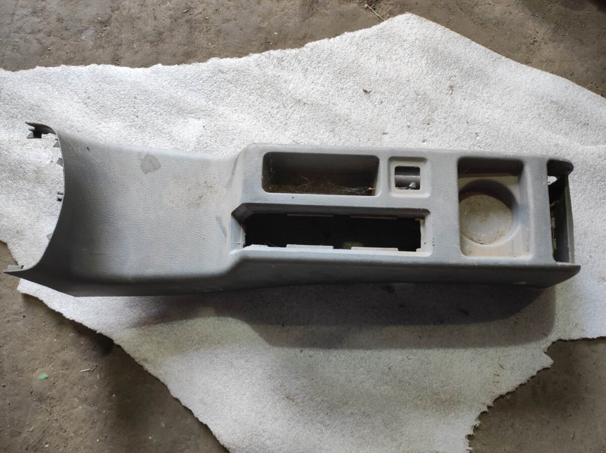 Центральна консоль Skoda Octavia I (1996-2010) 1U0863242