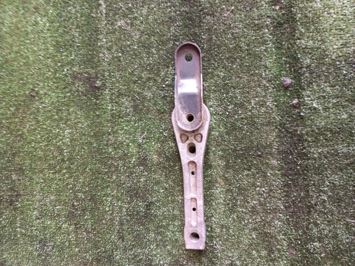 Подушка мотора задня Skoda Octavia I (1996-2010) 1K0199855L