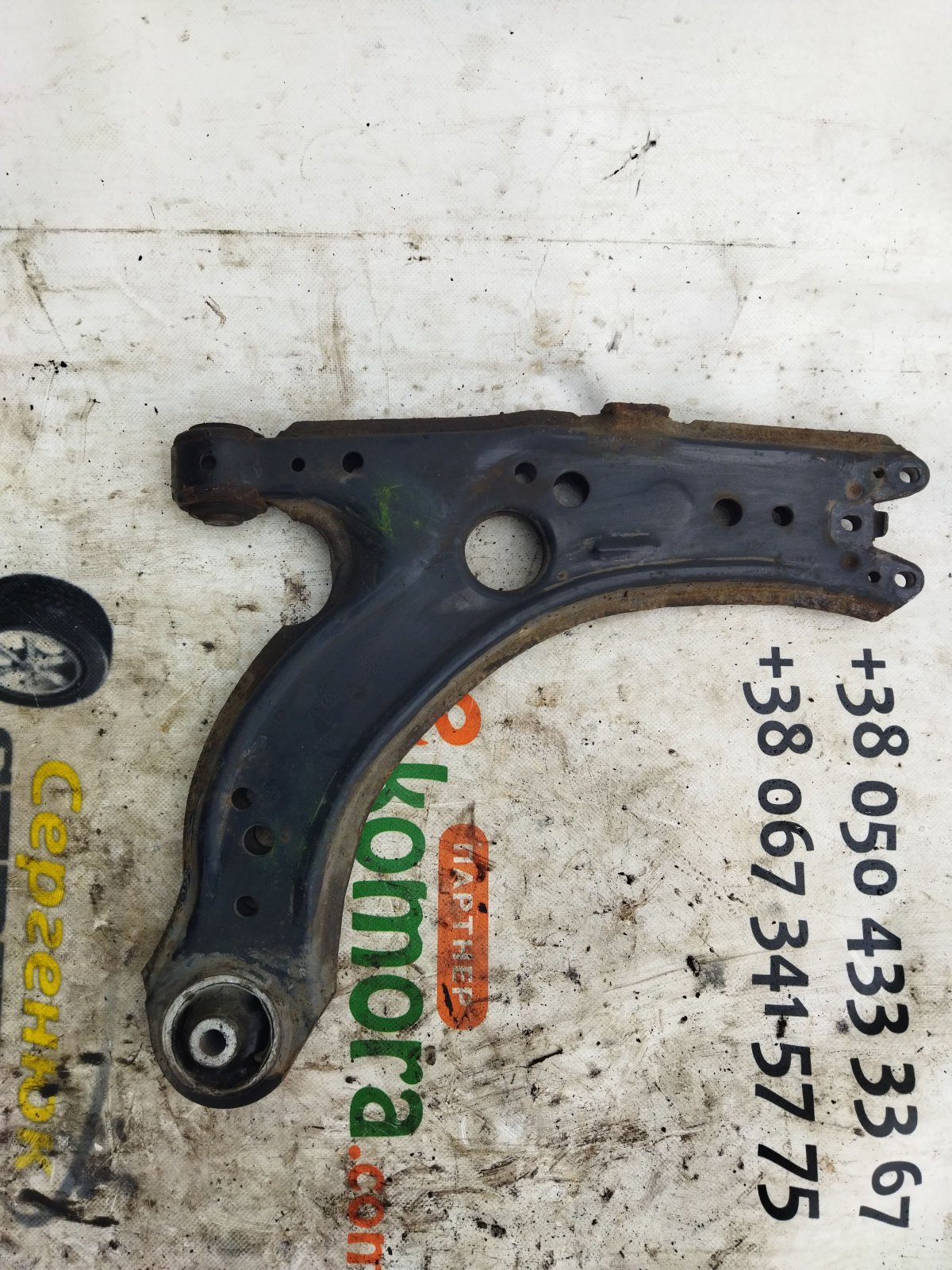 важіль передньої підвіски нижній, лівий/правий; стійки і важелі підвіски Skoda Octavia I (1996-2010) 1J0407151C