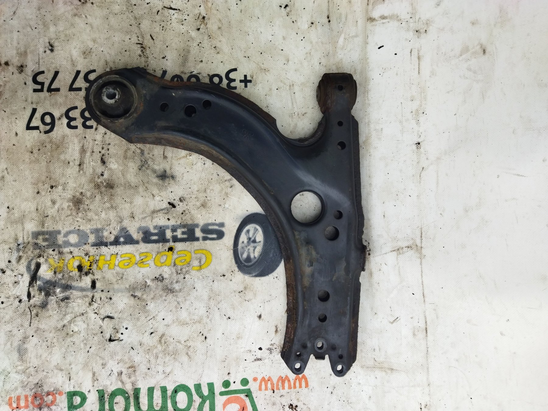 важіль передньої підвіски нижній, лівий/правий; стійки і важелі підвіски Skoda Octavia I (1996-2010) 1J0407151C