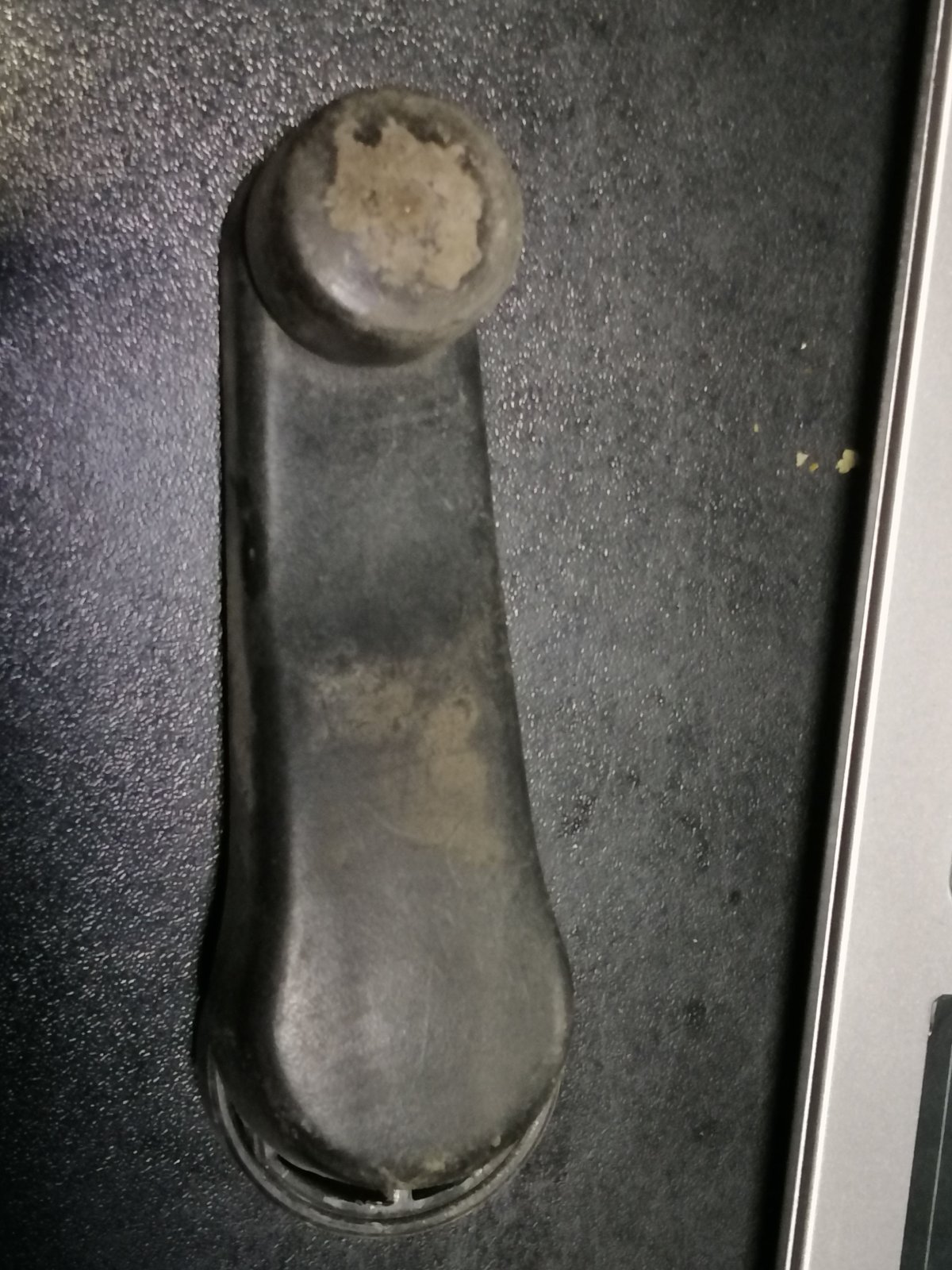 весла передні; ручка підйому скла двері, переднього; ручка склопідіймача переднього; ручка підйому скла дверей, переднього Skoda Octavia II (2004-2013) 1H0837581