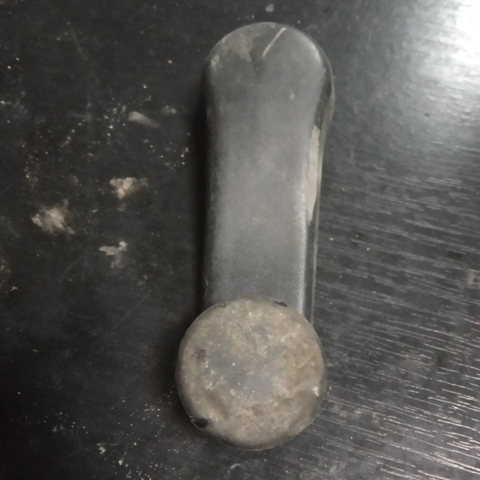 весла передні; ручка підйому скла двері, переднього; ручка склопідіймача переднього; ручка підйому скла дверей, переднього Skoda Octavia IV (2019-до тепер) 1H0837581