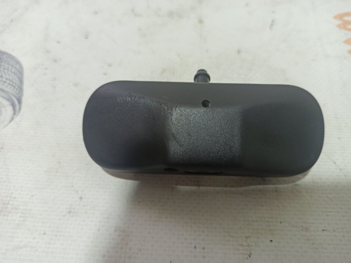 сопло омивача лобового скла; сопло склоомивача вітрового скла; форсунка омивача лобового скла Volkswagen Alhambra Mk1 (1996-2010) 5M0955986C