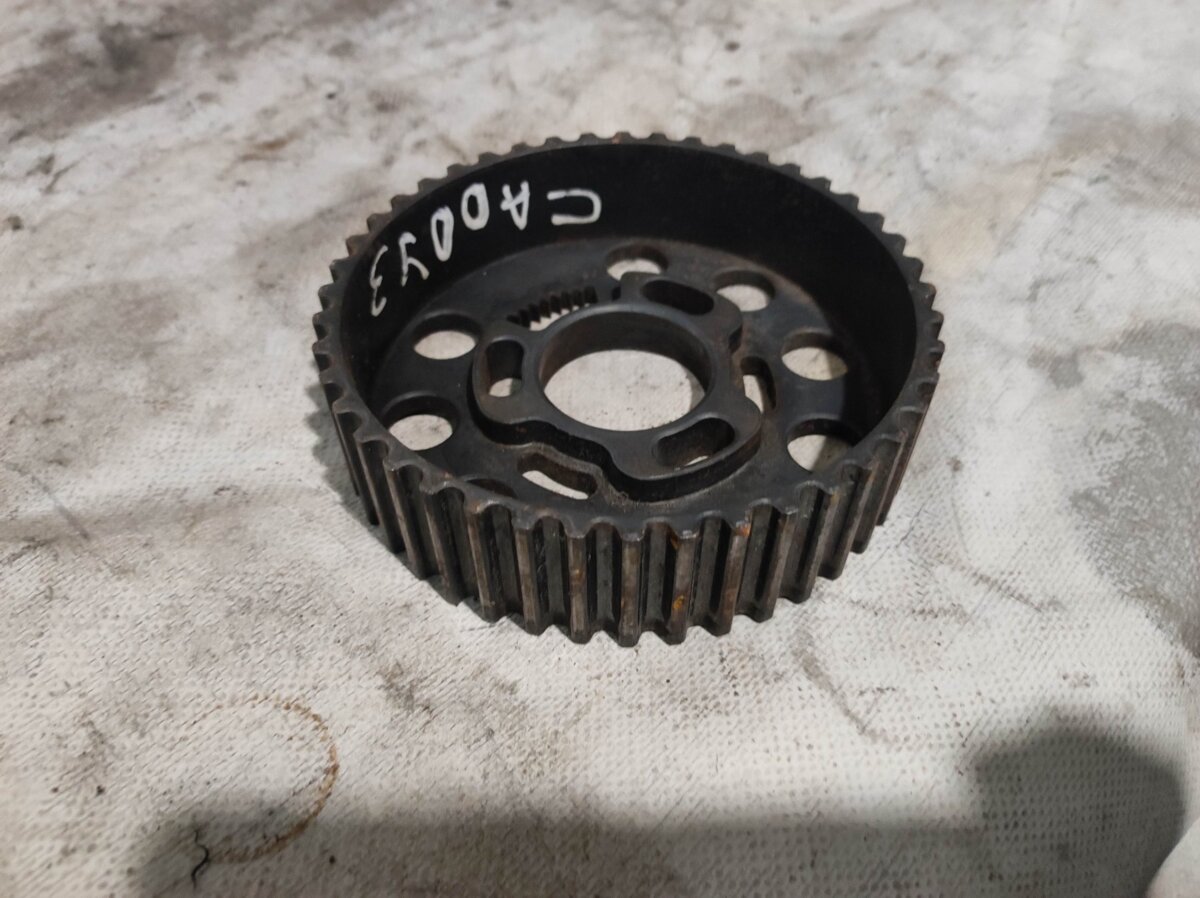 Автозапчастина Volkswagen Caddy III (2004-2015) 038109111E