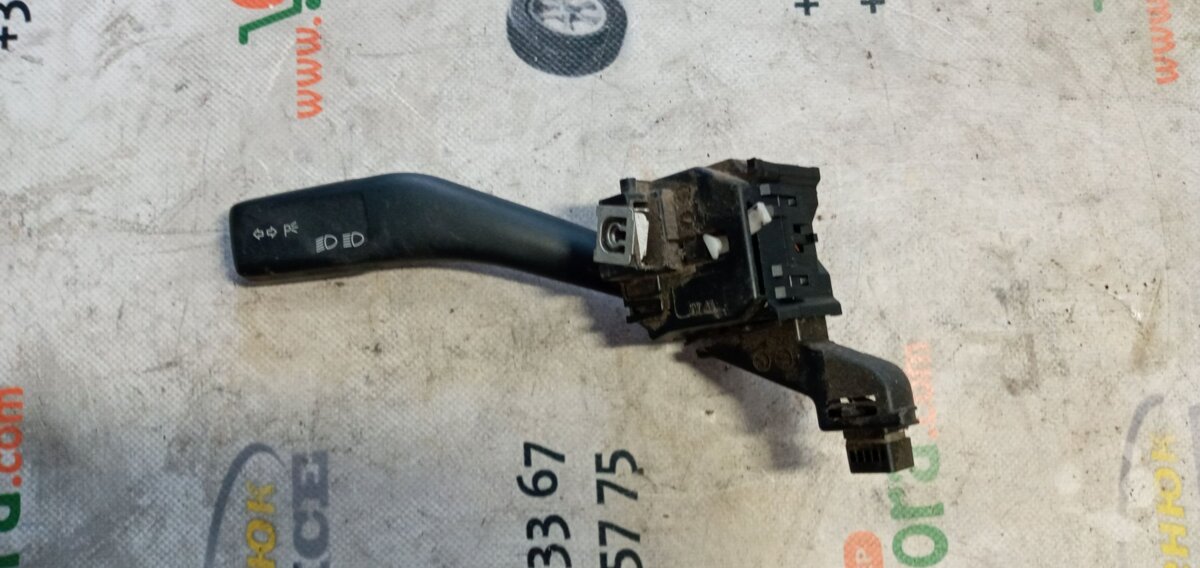 перемикач підрульовий, лівий Volkswagen Caddy III (2004-2015) 1K0953513