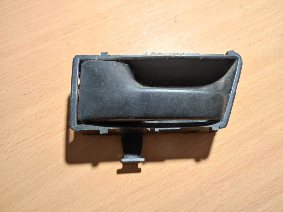 Комплект задніх петель багажника vw golf ii hb 5d Volkswagen Golf II 1983-1992 321837235A