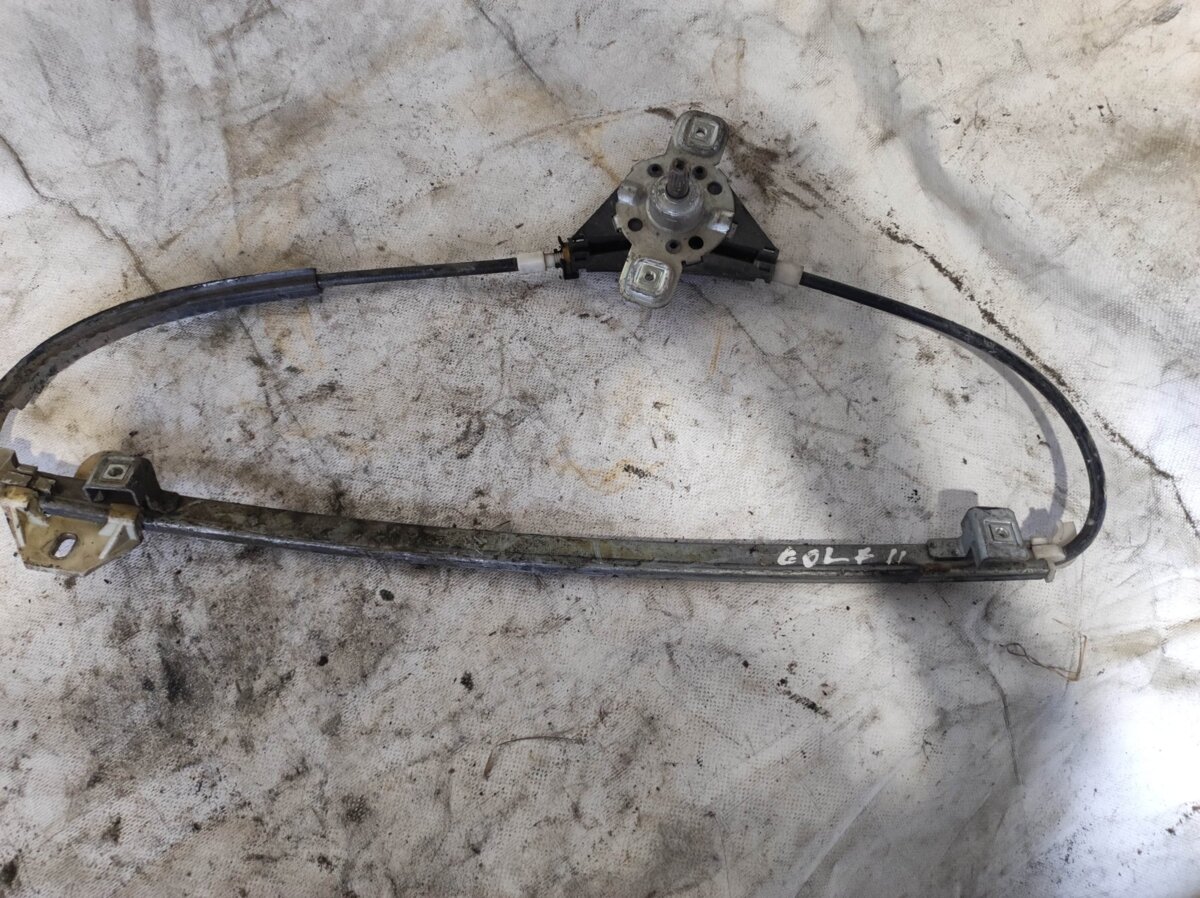 механізм склопідйомника двері задньої, правої; склопідйомник задніх правих дверей; механізм стеклопод'емника двері задньої, правої Volkswagen Golf II 1983-1992 193839402