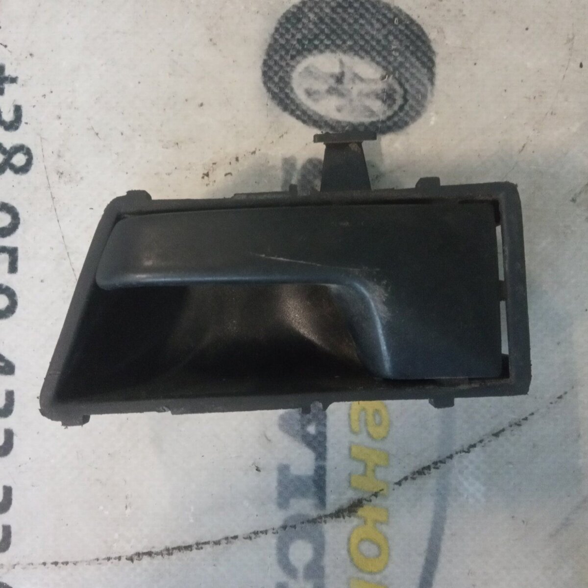 Ручка двери внутр передняя левая Volkswagen Golf II 1983-1992 321837235A