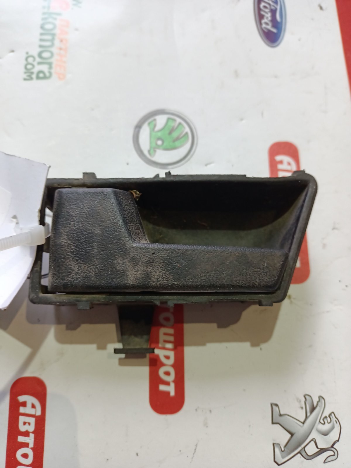 Ручка двери внутр передняя левая Volkswagen Golf II 1983-1992 321837235A