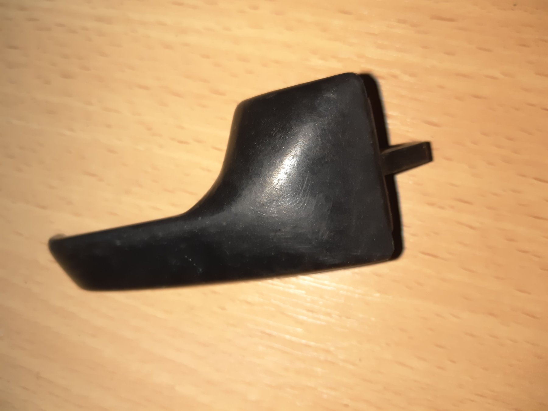 ручка передніх дверей внутрішня, права; ручка передньої двері внутрішня права Volkswagen Golf II 1983-1992 191837226