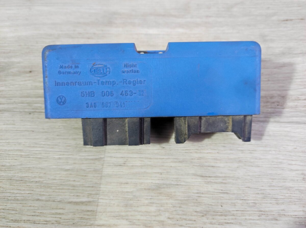 Блок управления отопителем Volkswagen Golf III (1991-1999) 3A0907041