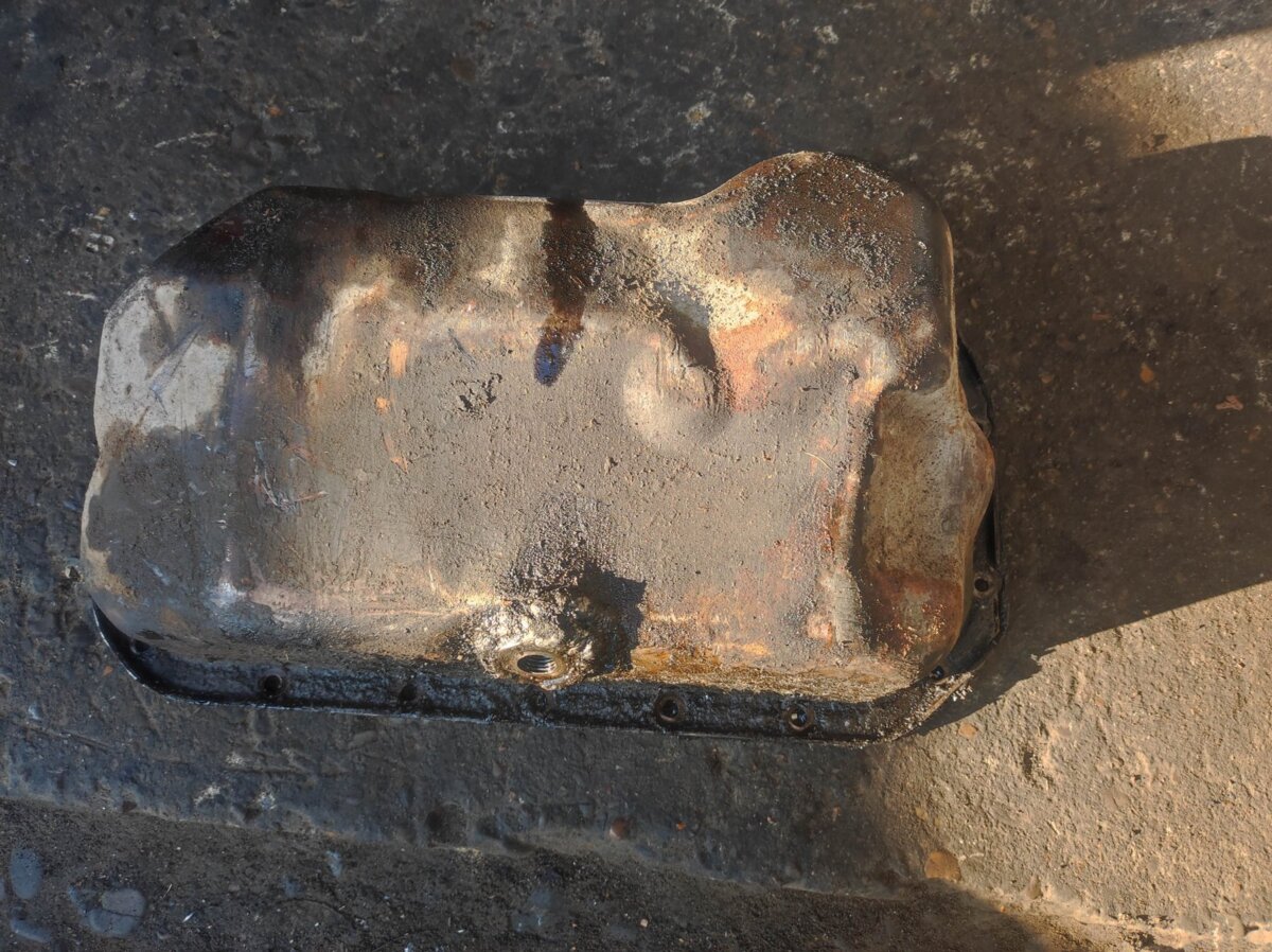 Масляний піддон Volkswagen Golf III (1991-1999) 051103601