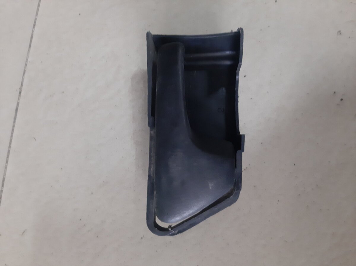 Ручка дверей внутрішня права Volkswagen Golf III (1991-1999) 1H0837142