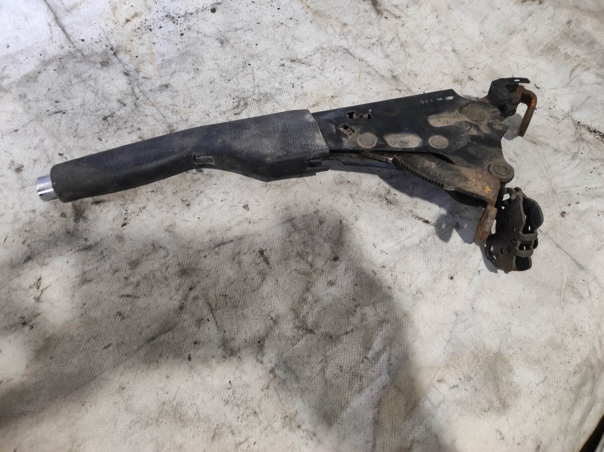 Рычаг стояночного тормоза Volkswagen Golf III (1991-1999) 3B1711303B