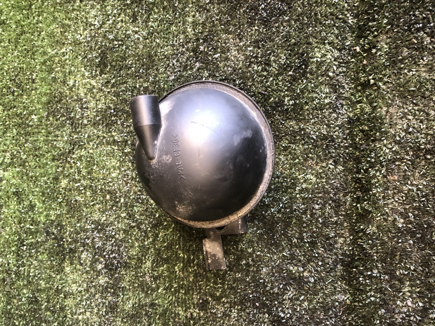 Бачок вакуумної системи двигуна Volkswagen Golf IV (1997-2006) 054129808