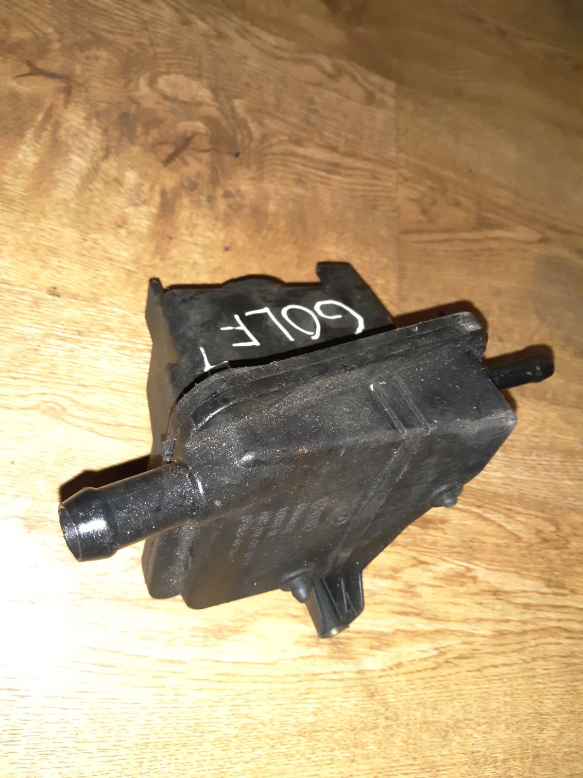 бак масляний; бачки запасні (для масла; Бачок і трубопроводи; Бачок насоса гпр; Гачок ГПР; Бачок насосу гідропідсилювача керма) Volkswagen Golf IV (1997-2006) 1J0422371C