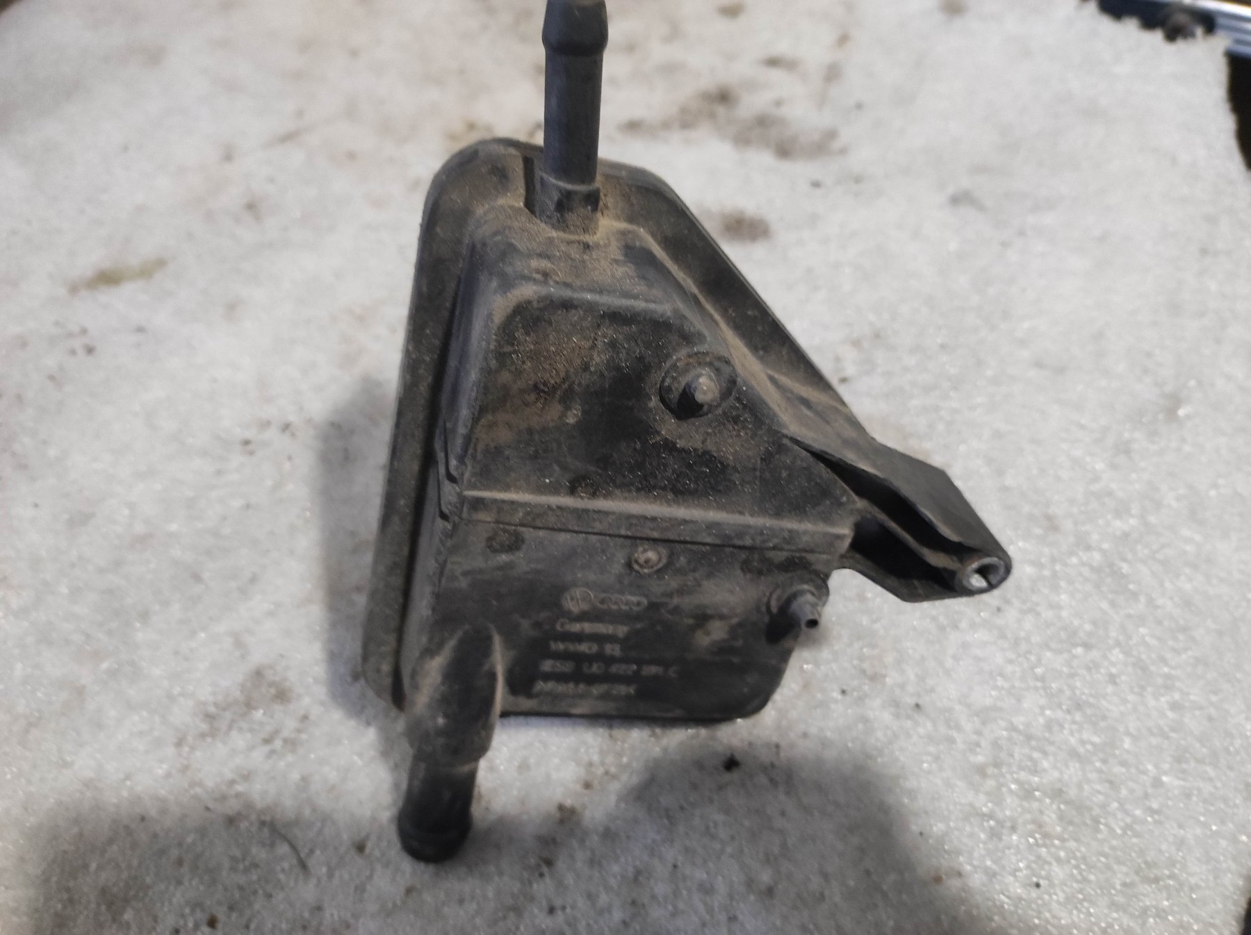 бак масляний; бачки запасні (для масла; Бачок і трубопроводи; Бачок насоса гпр; Гачок ГПР; Бачок насосу гідропідсилювача керма) Volkswagen Golf IV (1997-2006) 1J0422371C