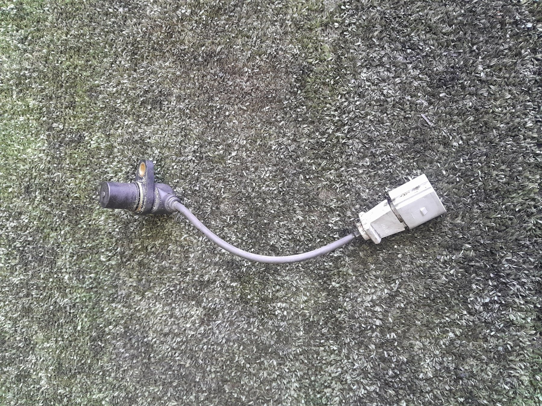 Датчик коленвала Volkswagen Golf IV (1997-2006) 06A906433G