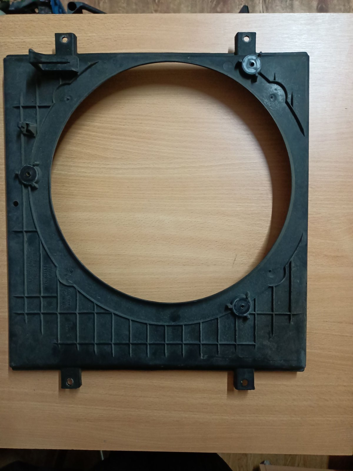 дифузор (кожух радіатора охолодження; Дифузор вентилятора; Кожух вентилятора; Облицювання рамки радіатора) Volkswagen Golf IV (1997-2006) 1J0121207