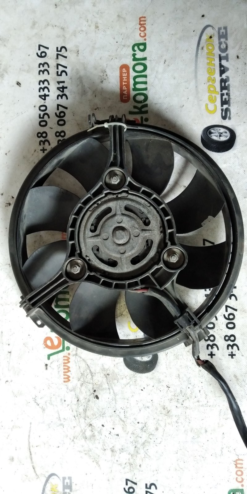 дифузор (кожух радіатора охолодження; Дифузор вентилятора; Кожух вентилятора; Облицювання рамки радіатора) Volkswagen Golf IV (1997-2006) 1J0121207C