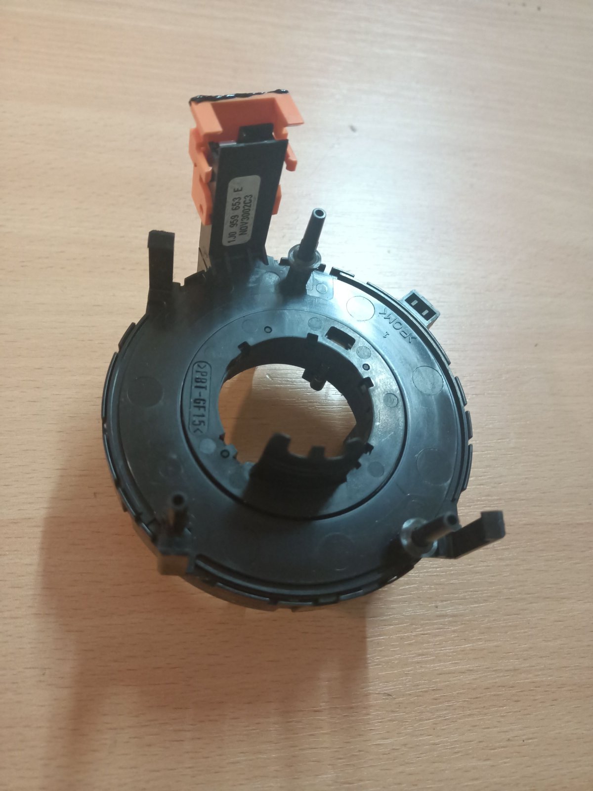 касета airbag; кільце айрбег контактне; кільце ейрбег контактне; кільце подушки безпеки; кільце рульового airbag; контактне кільце подушки безпеки; контактний блок подушки безпеки; підрульові контактна кільце; спіраль airbag; шлейф airbag; шлейф керма; кі