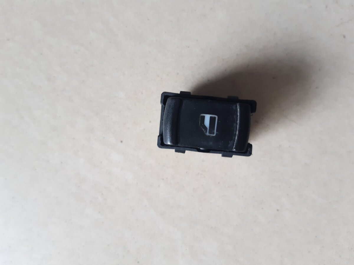 Кнопка склопідйомника Volkswagen Golf IV (1997-2006) 3B0959855B