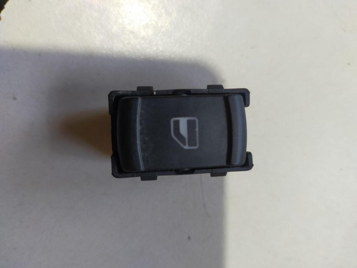 Кнопка склопідйомника Volkswagen Golf IV (1997-2006) 3B0959855B