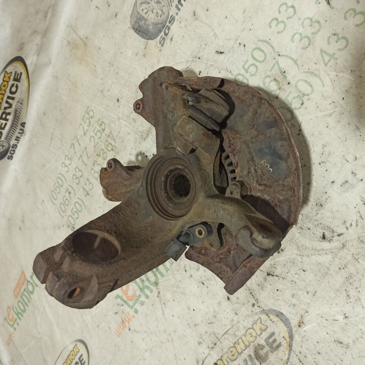 Корпус підшипника маточини лівий Volkswagen Golf IV (1997-2006) 1J0407255AH